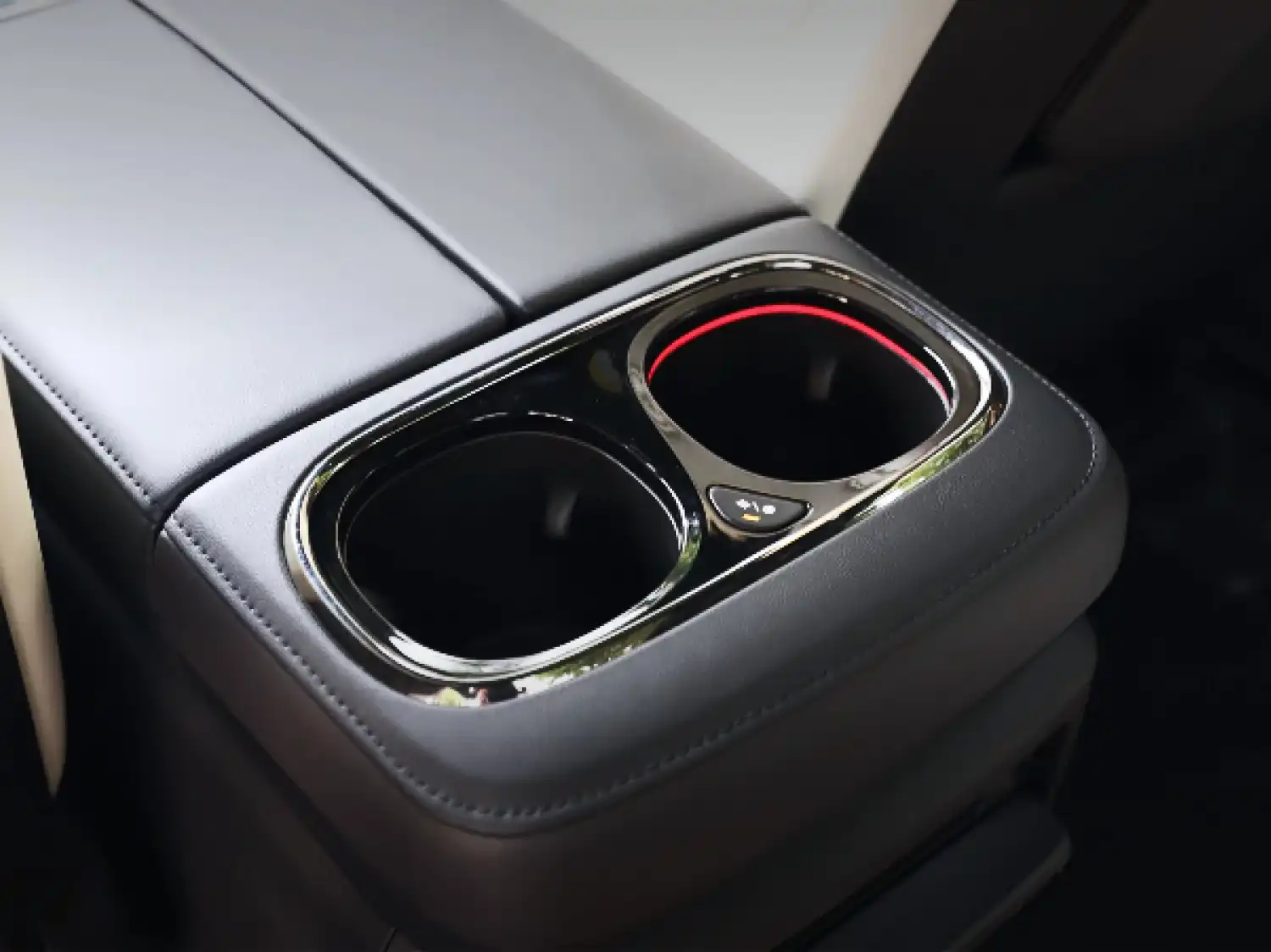 Подстаканники с подогревом и охлаждением GAC M8